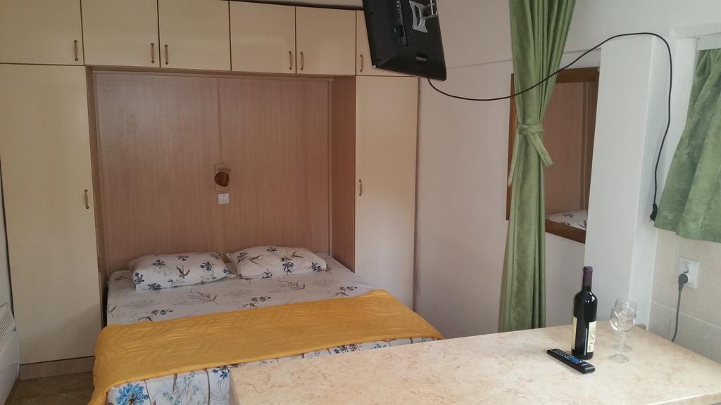 Apartments Lanterna ティヴァト エクステリア 写真
